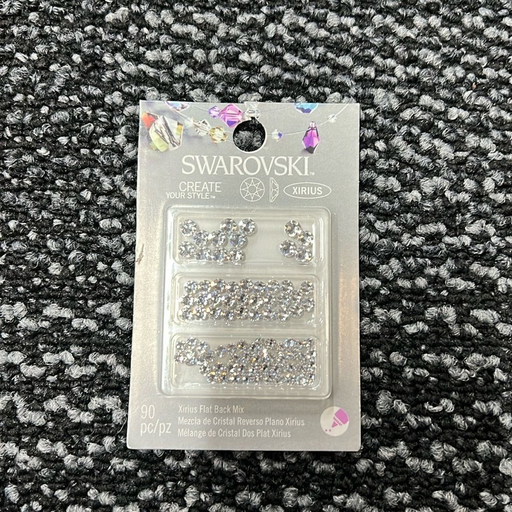 Swarovski Hotfix Crystals Silver 90 piece, Crafting  Arts and Crafts, Scrapbook